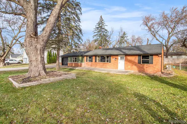 2861 Fishermans Drive, Highland, MI 48356