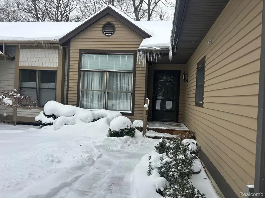 2065 N Cross Creek Drive Se, Grand Rapids, MI 49508 - Image #3