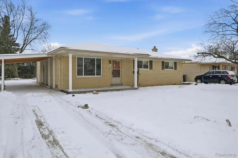 2938 Fox Hill Drive, Sterling Heights, MI 48310 - Image #3