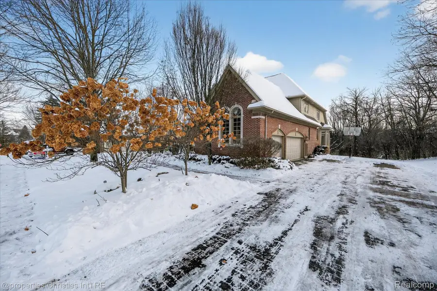 47483 Beckenham Boulevard, Novi, MI 48374 - Image #3