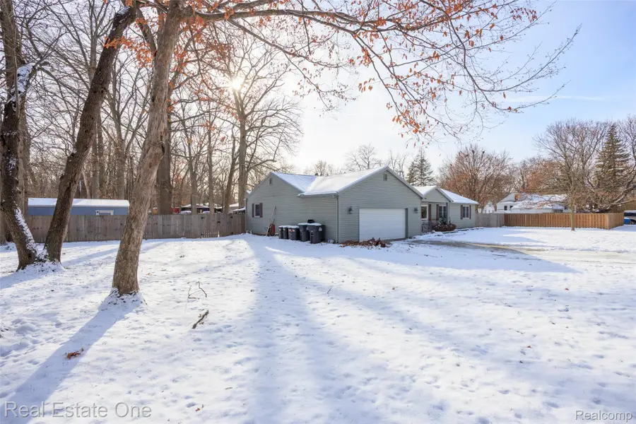 22155 Maplelawn Avenue, Taylor, MI 48180 - Image #3