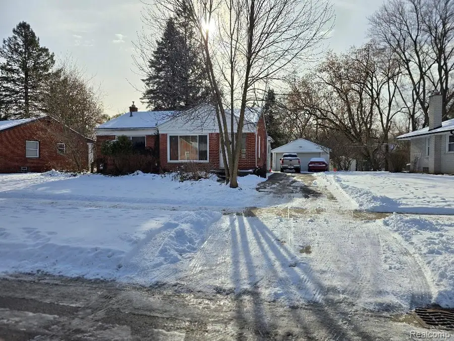 17285 Gaylord, Redford, MI 48240 - Image #2