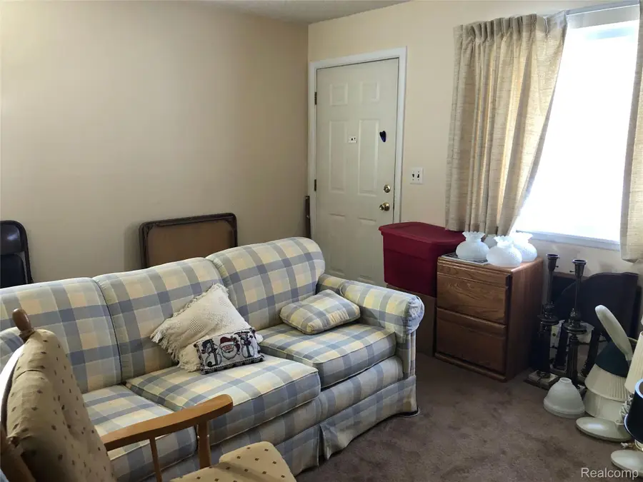 20010 Rensellor Street, Livonia, MI 48152 - Image #2