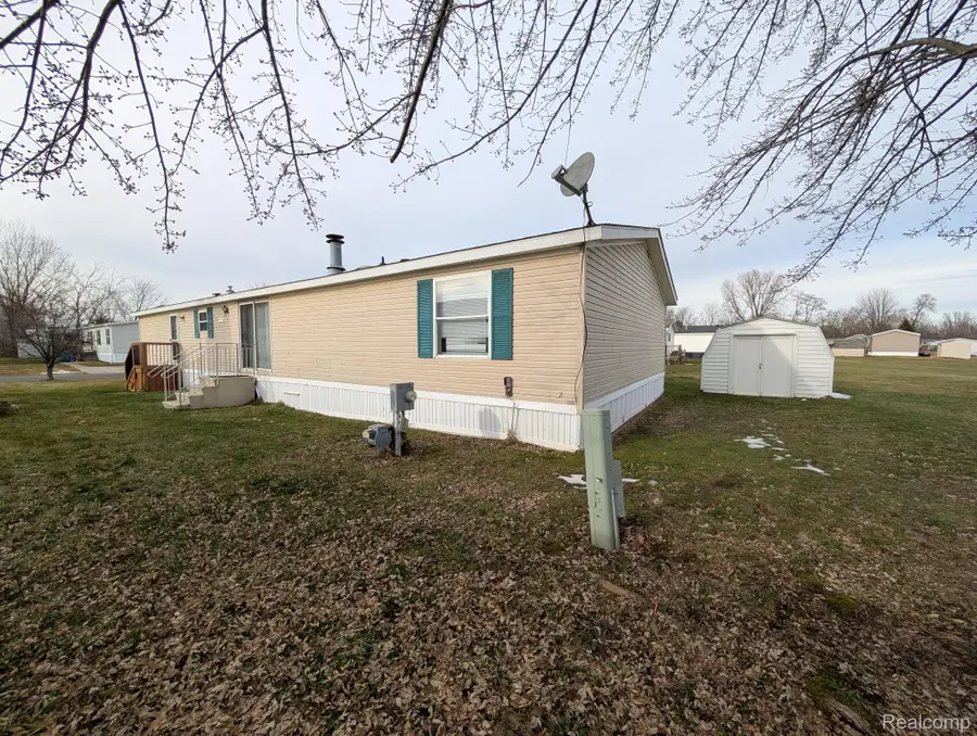 113 Fox Hound Drive, Grand Blanc Charter Township, MI 48439 - Image #2