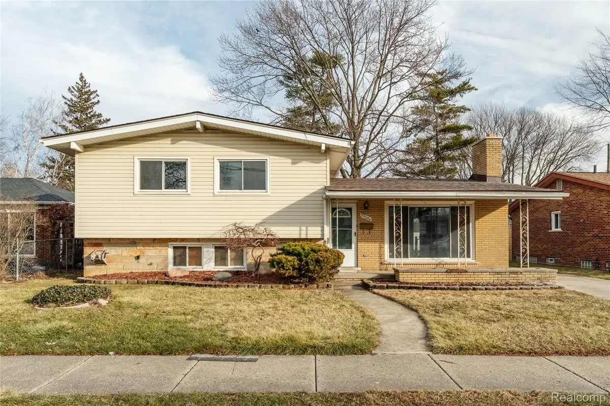 29046 Lorraine Avenue, Warren, MI 48093 - Image #1