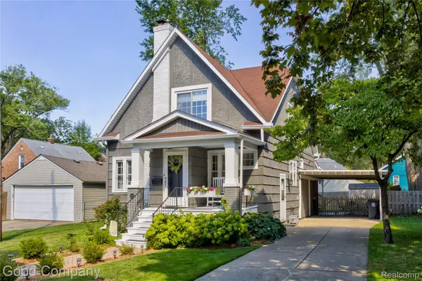 934 Lockwood Road, RoyalOak, MI 48067