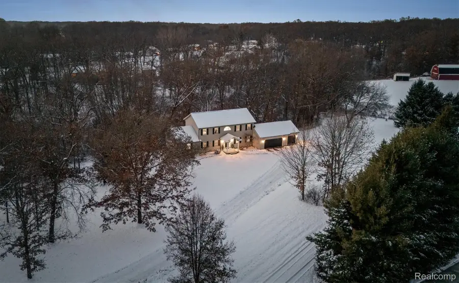 8301 Hyne Road, Brighton, MI 48114 - Image #2