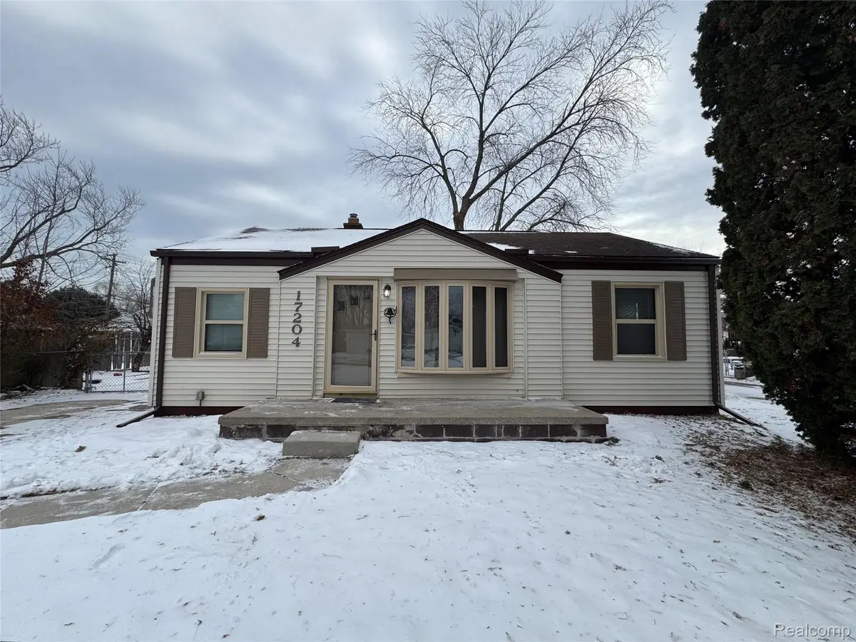 17204 Park Lane, Fraser, MI 48026 - Image #1