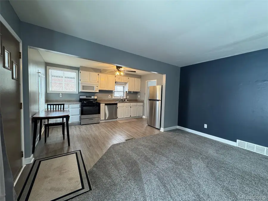 17204 Park Lane, Fraser, MI 48026 - Image #3