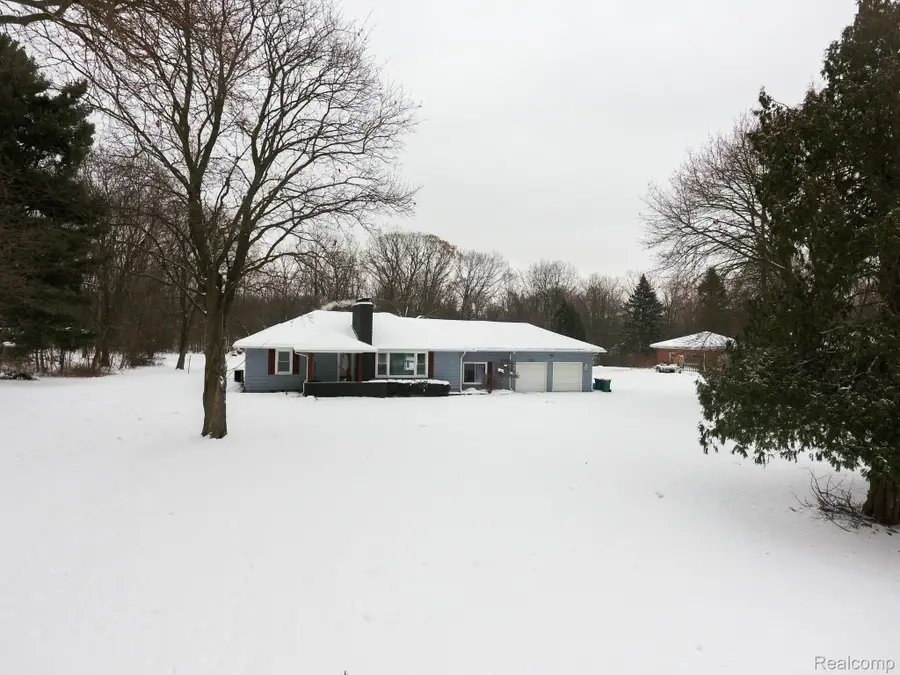 2172 Ostrum Drive, Waterford, MI 48328 - Image #2