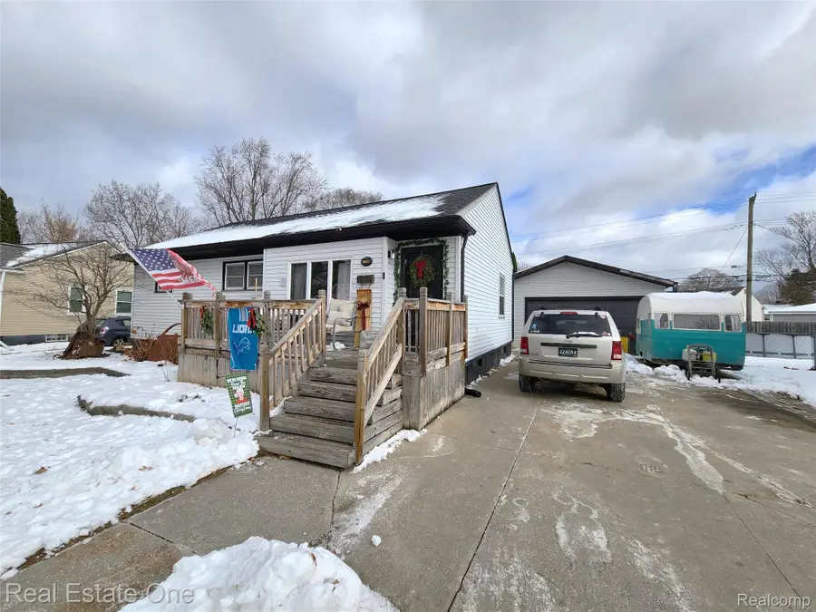 759 Chippewa Street, Mount Clemens, MI 48043 - Image #2