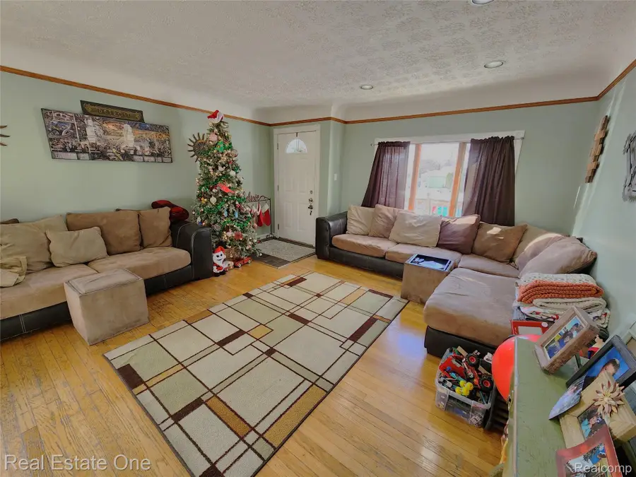 759 Chippewa Street, Mount Clemens, MI 48043 - Image #3