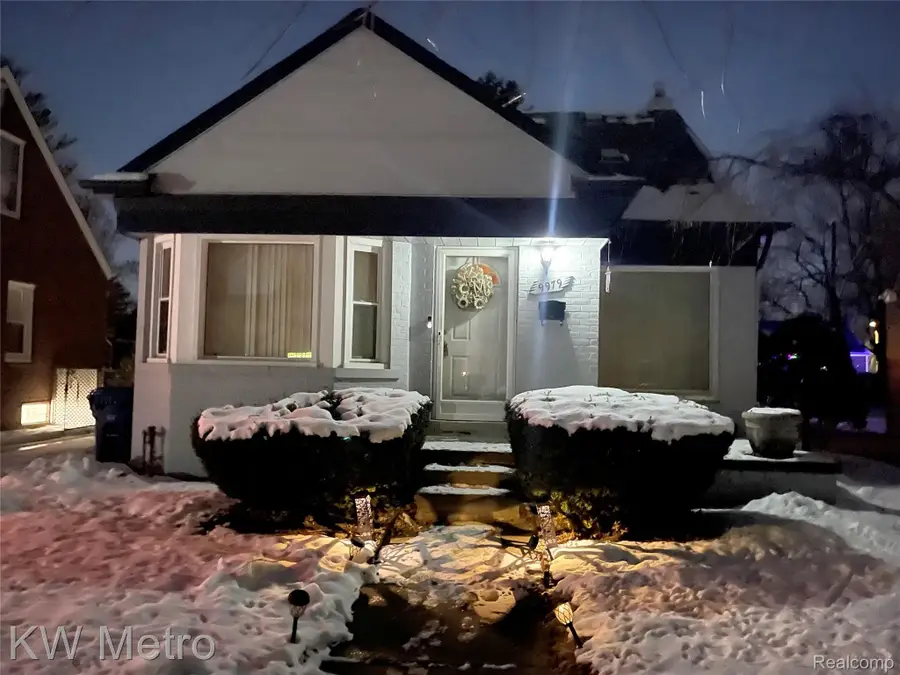 9979 Berwyn, Redford, MI 48239 - Image #2