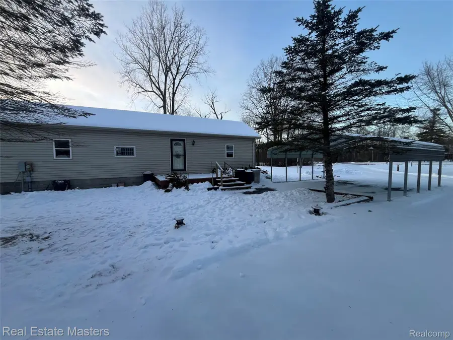 5117 Ravenswood Road, Kimball, MI 48074 - Image #3