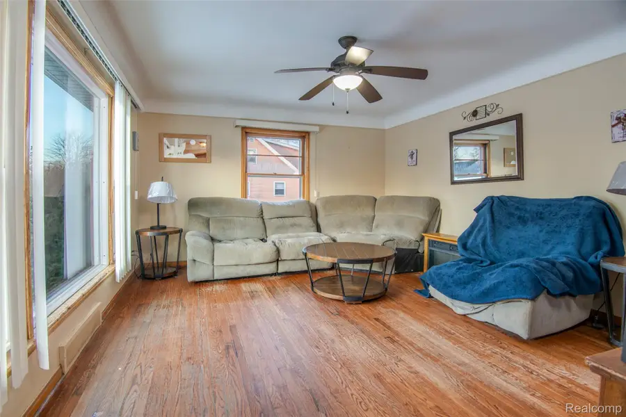 21858 Pleasant Avenue, Eastpointe, MI 48021 - #3