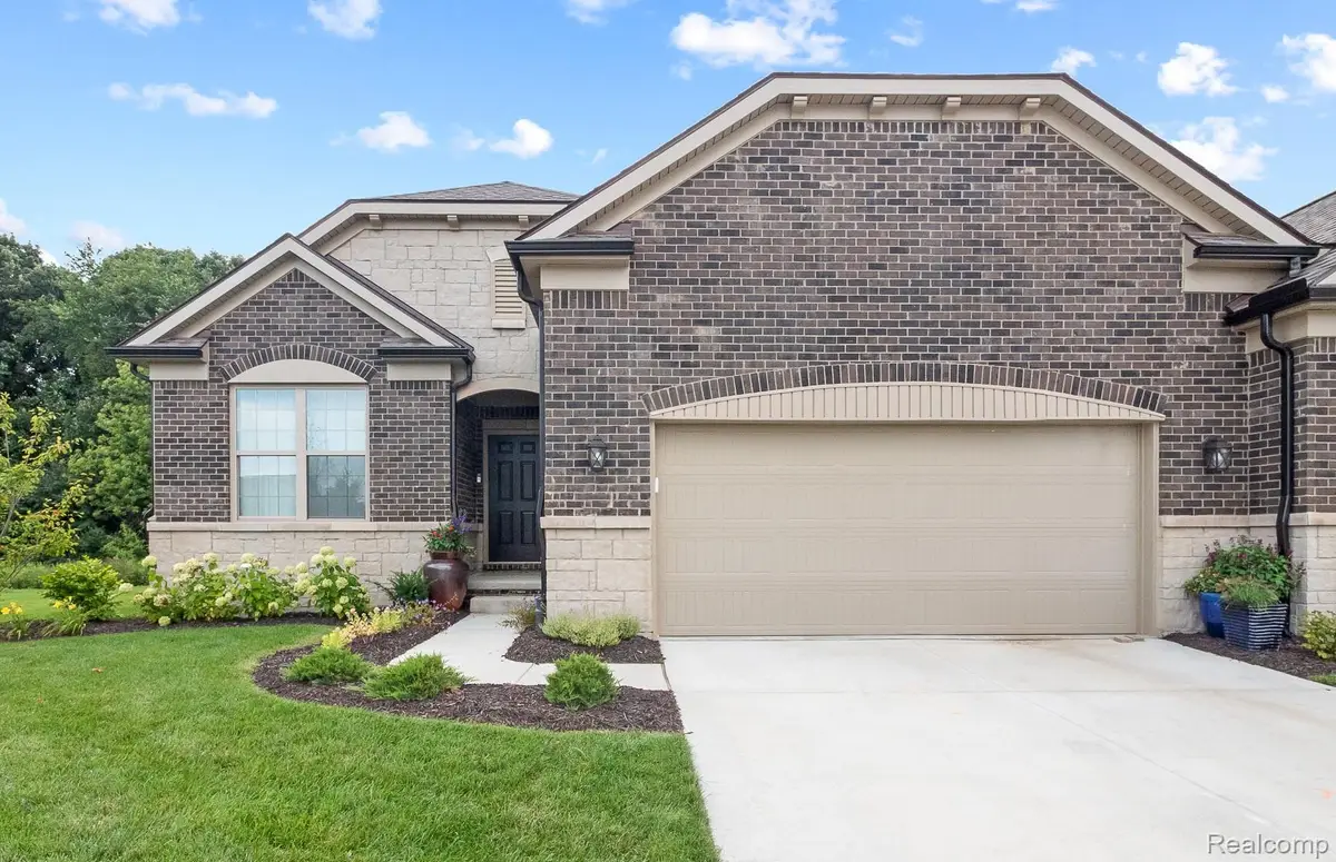 859 Kelpie Drive, Pittsfield, MI 48108 - Image #1