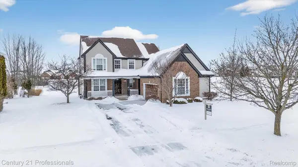 778 W Peninsula Court, Oxford, MI 48371