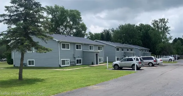 13366 North Rd, Fenton, MI 48430