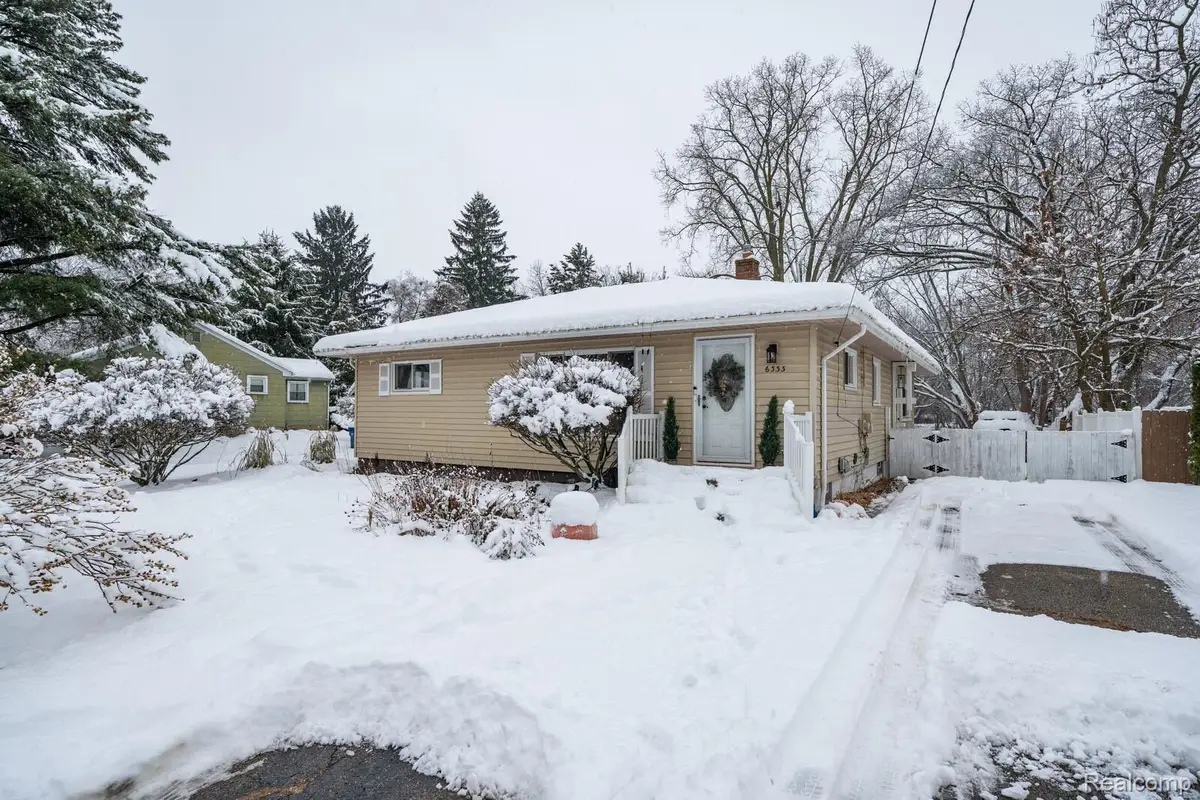 6333 Harriet Drive, Waterford, MI 48327 - Image #1