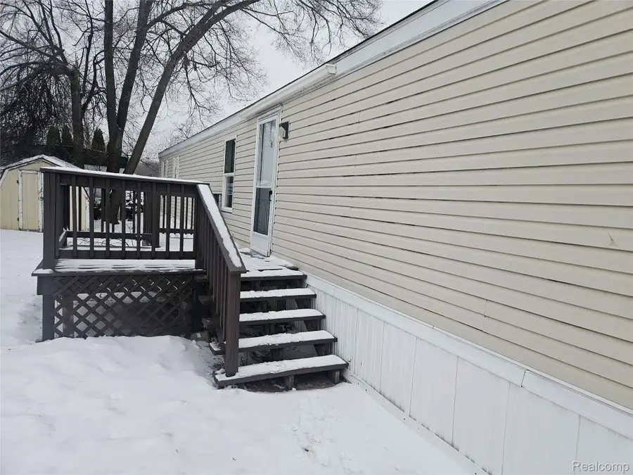 1512 Crescent Lane Dr Lot#46, Flint, MI 48532 - Image #3