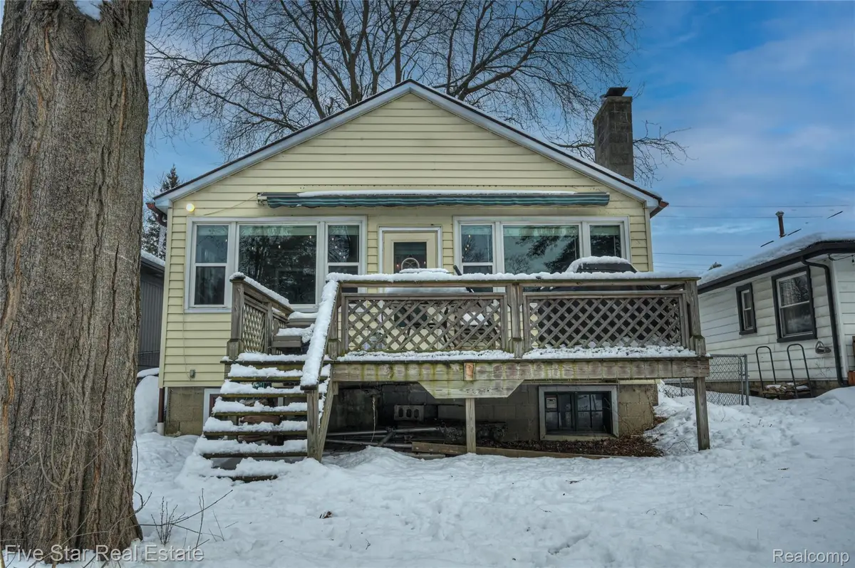 8421 Lagoon Street, Commerce Township, MI 48382 - Image #1