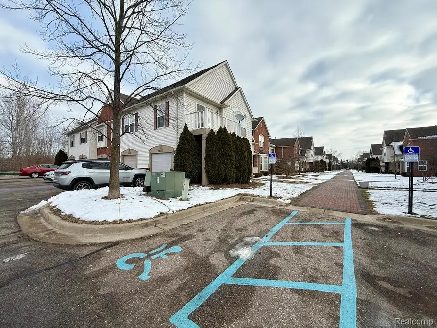 29067 Cullen Drive, Romulus, MI 48174 - Image #3