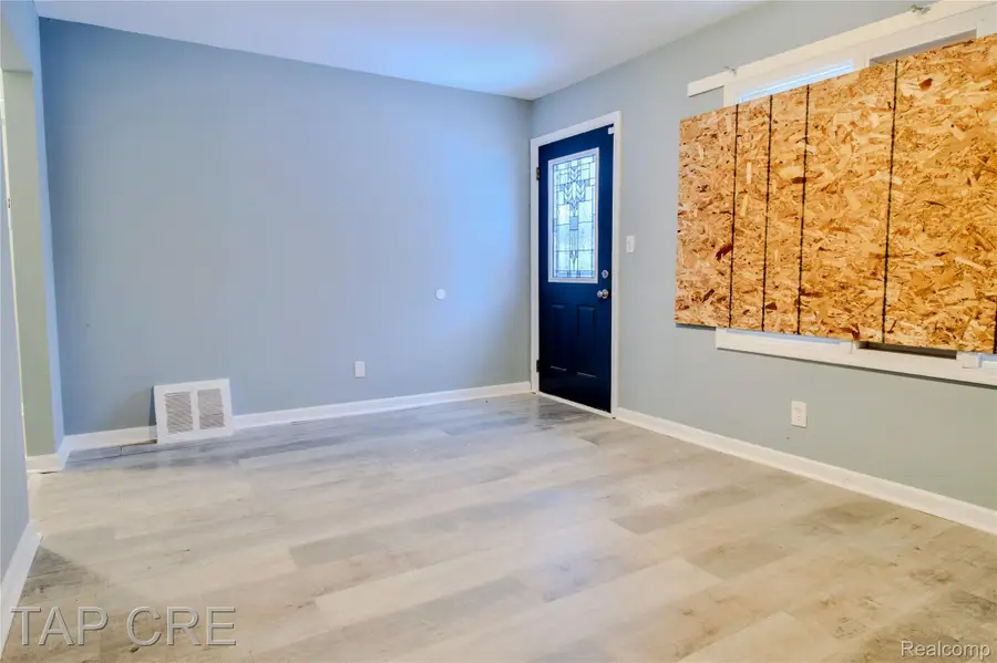 19110 Kingsville Street, Detroit, MI 48225 - Image #3