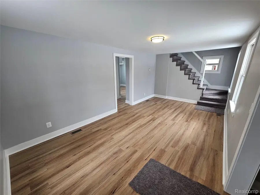 20737 Nummer Street, Warren, MI 48089 - Image #3