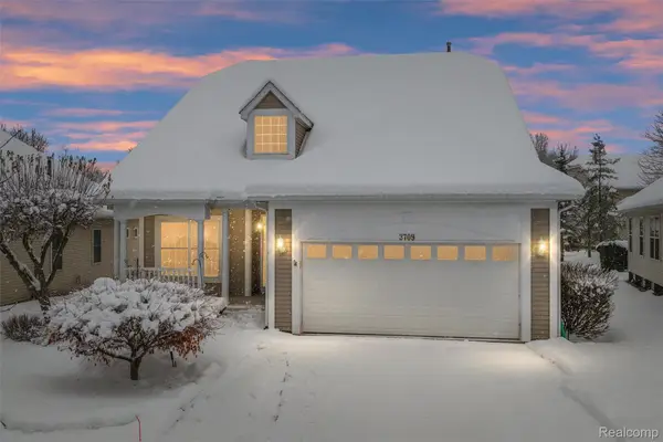 3709 Crestwood Drive, AuburnHills, MI 48326