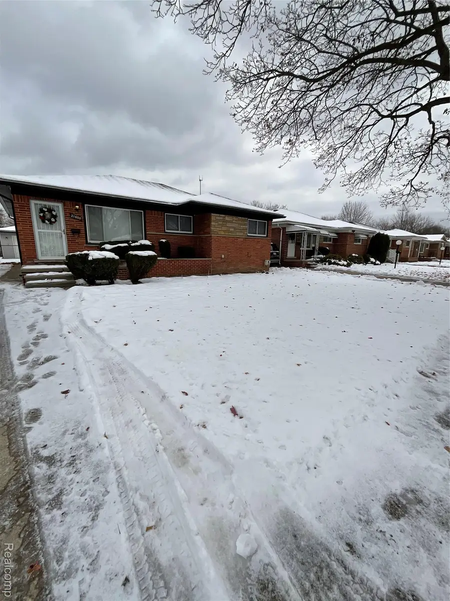 21650 Kipling Street, Oak Park, MI 48237 - Image #2