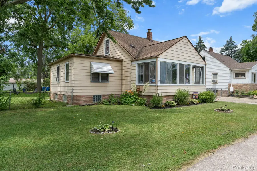 22355 Curie Avenue, Warren, MI 48091 - #2