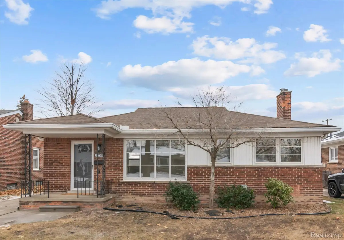 22609 Edgewood Street, Saint Clair Shores, MI 48080 - Image #1