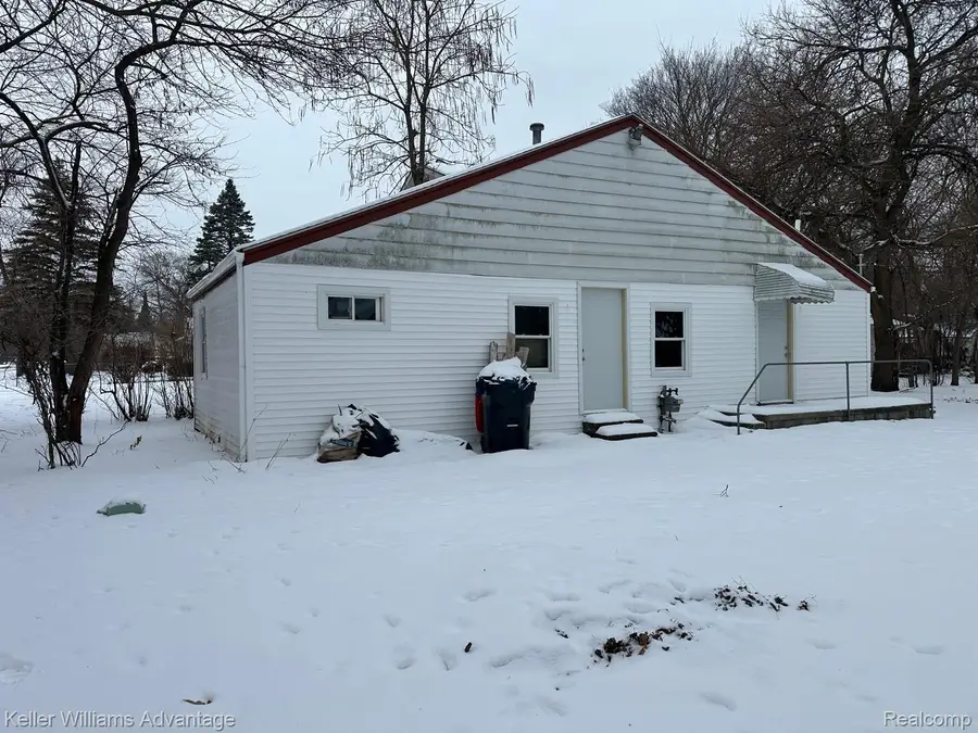 21326 Negaunee Street, Southfield, MI 48033 - Image #2