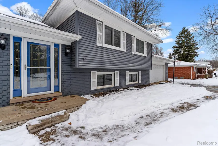2175 Rollins Street, Grand Blanc Charter Township, MI 48439 - Image #2