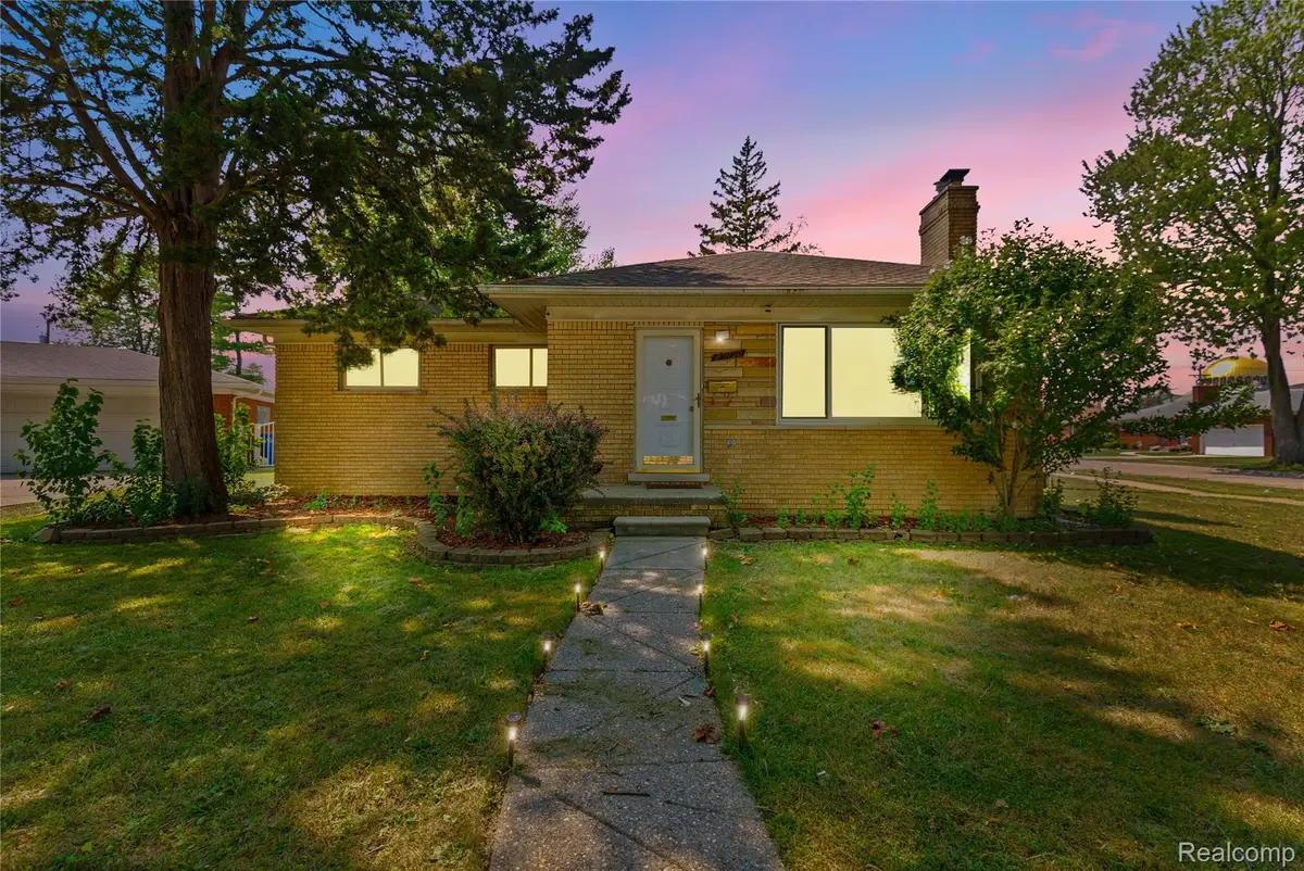 29150 Geraldine Court, Warren, MI 48093 - #1