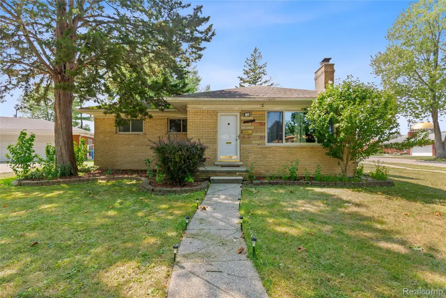 29150 Geraldine Court, Warren, MI 48093 - #2