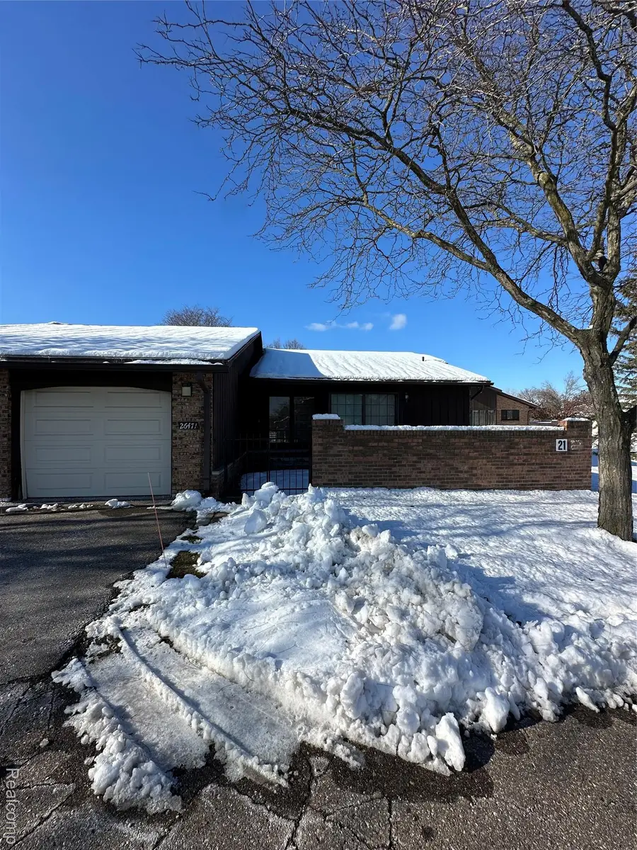 26471 Summerdale Drive #155, Southfield, MI 48033 - Image #2