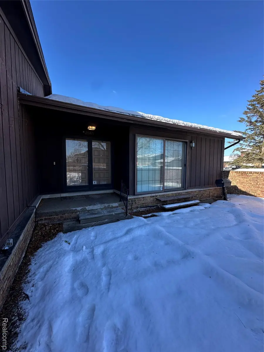 26471 Summerdale Drive #155, Southfield, MI 48033 - Image #3