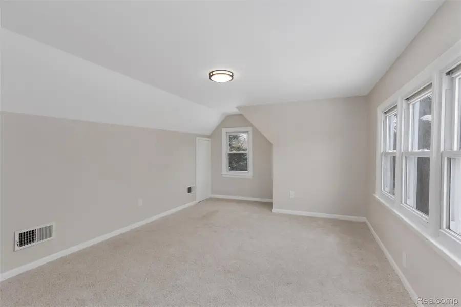 21305 Oxford Avenue, Farmington Hills, MI 48336 - Image #2