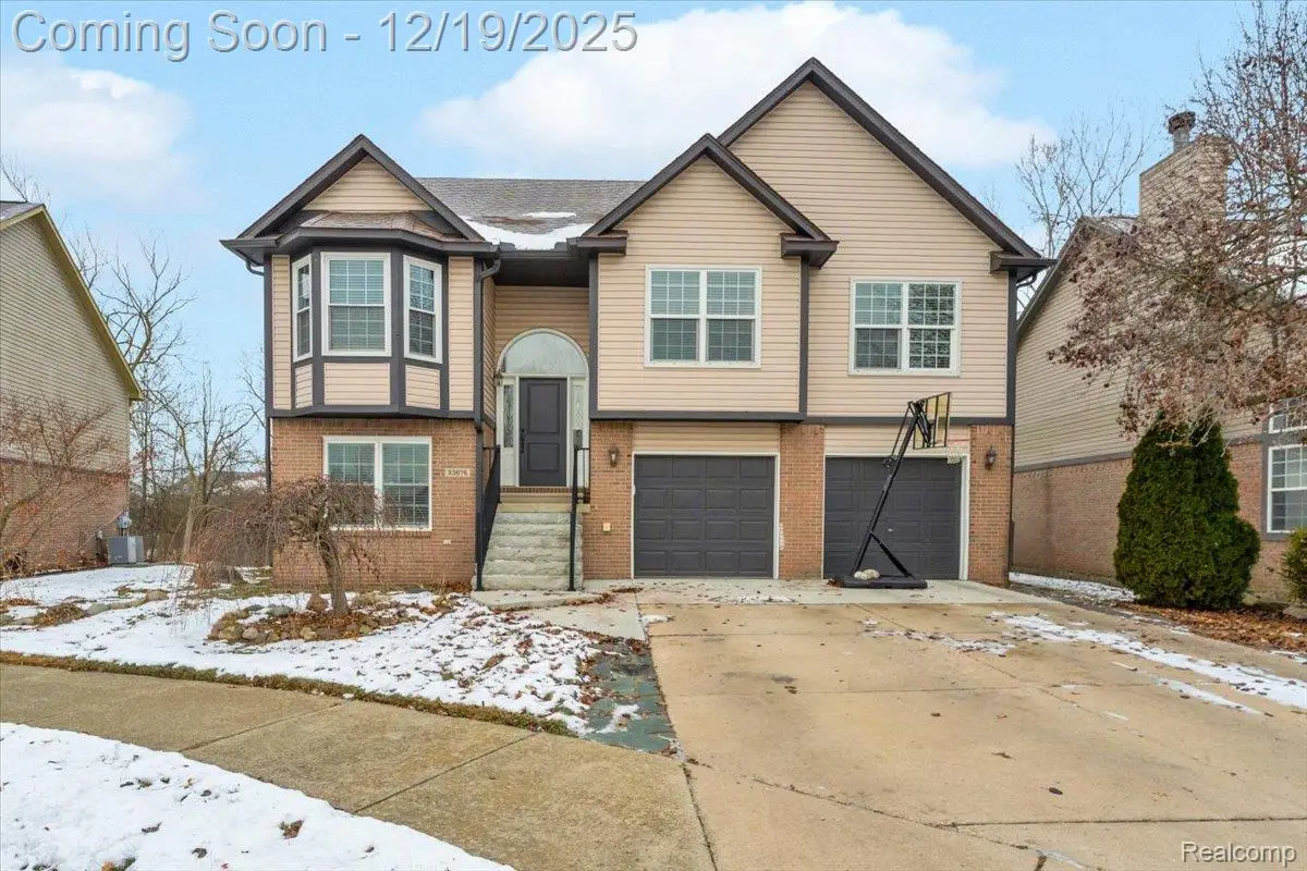 23676 Lori Drive, Brownstown, MI 48134 - Image #1