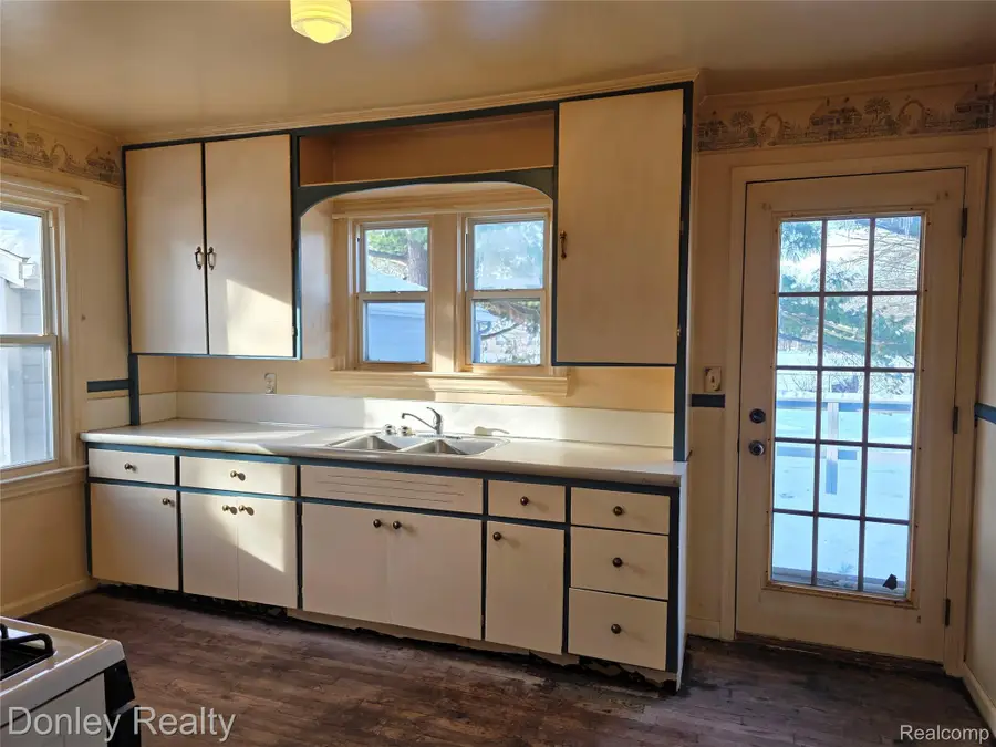 2137 N Main Street, Fairgrove, MI 48733 - Image #2