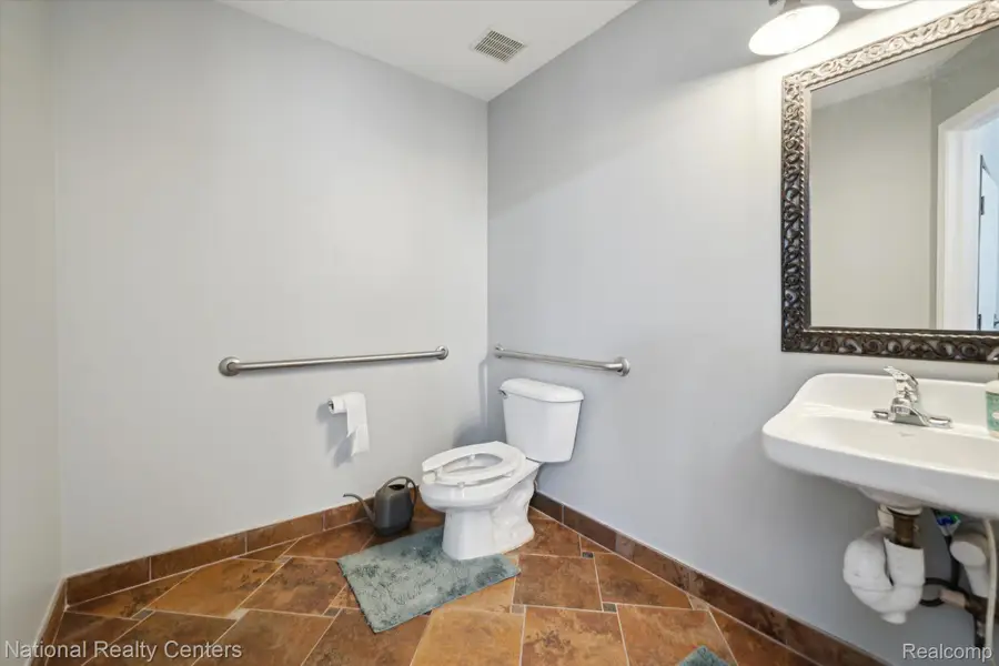 14151 Lakeside Boulevard N #46, Shelby Charter Township, MI 48315 - Image #3