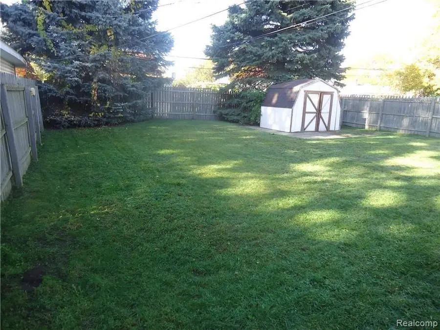 23827 Willard Avenue, Warren, MI 48089 - Image #3