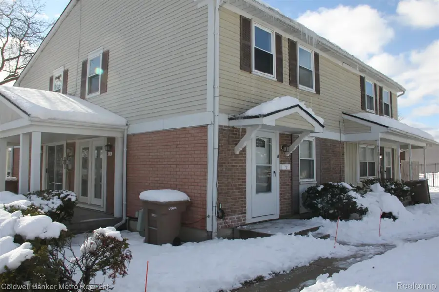 6 Beechwoode Lane, Pontiac, MI 48340 - Image #2