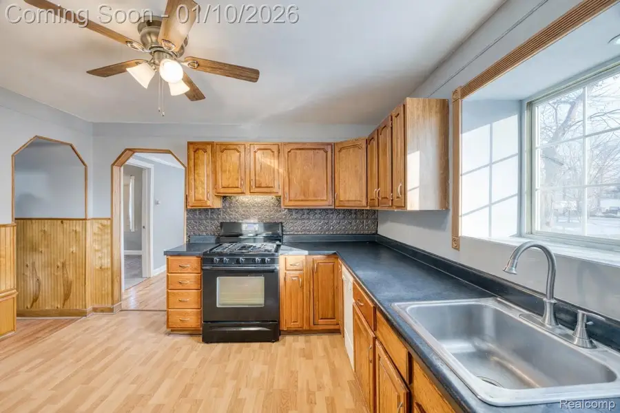 25315 Charles Street, Taylor, MI 48180 - Image #2