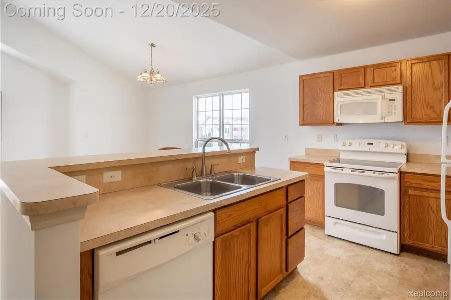 29953 Heritage Parkway, Warren, MI 48092 - Image #3