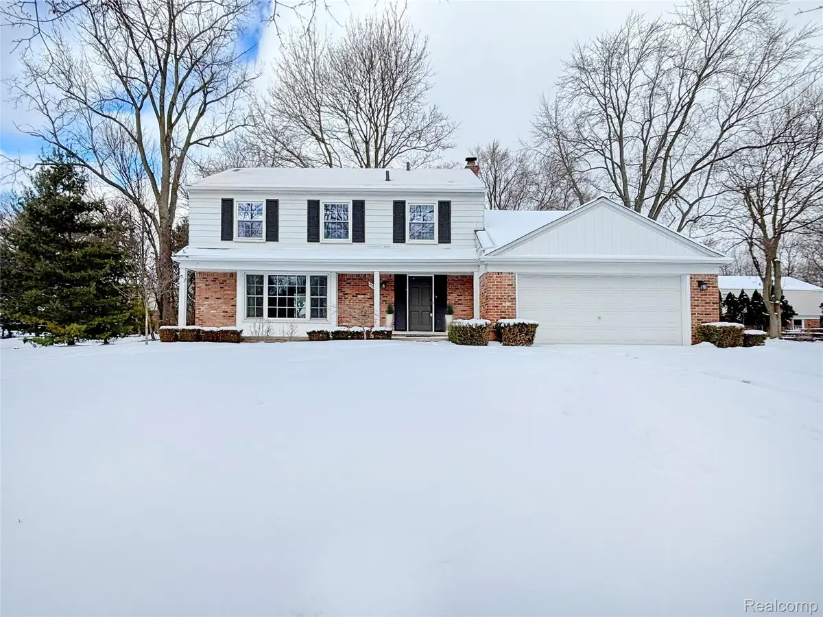 20040 Old Coach Road, Beverly Hills, MI 48025 - Image #1