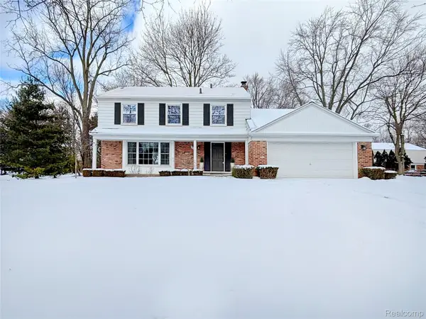 20040 Old Coach Road, BeverlyHills, MI 48025