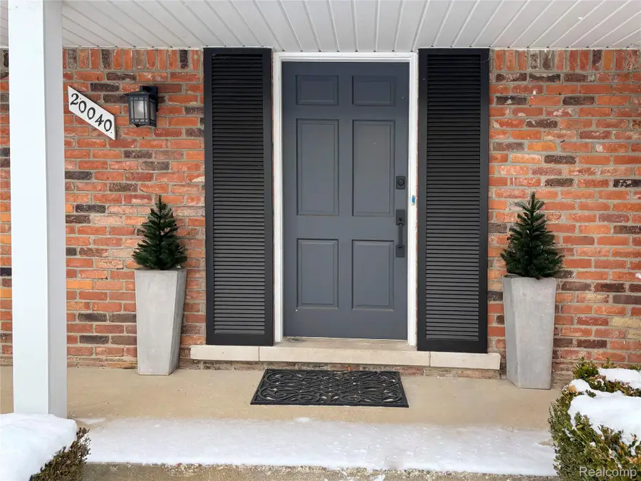 20040 Old Coach Road, Beverly Hills, MI 48025 - Image #2