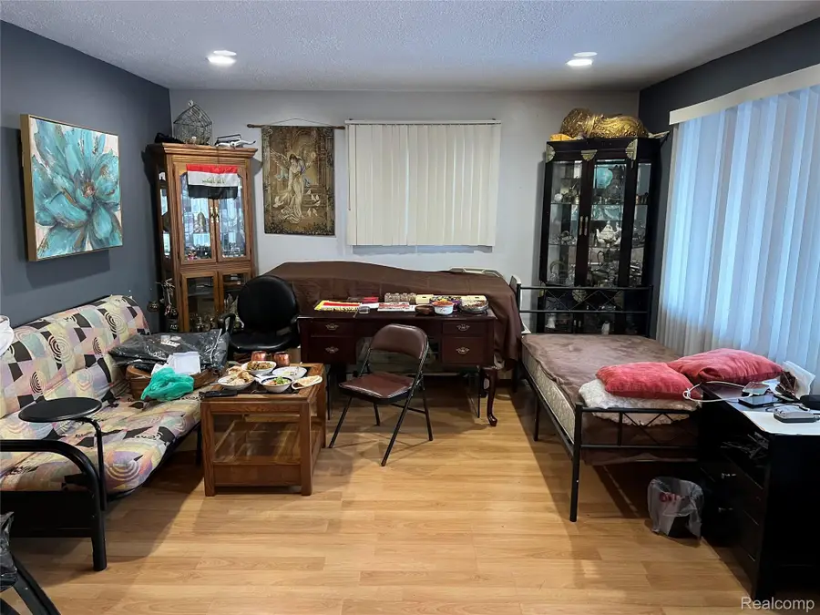 21901 Dante Street, Oak Park, MI 48237 - Image #3